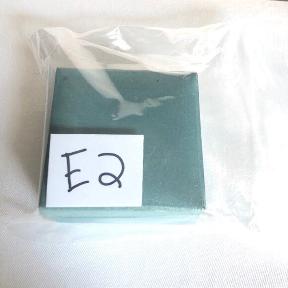 Cubic Zirconia Round Stud Pierced Earrings NIB - Picture 10 of 11